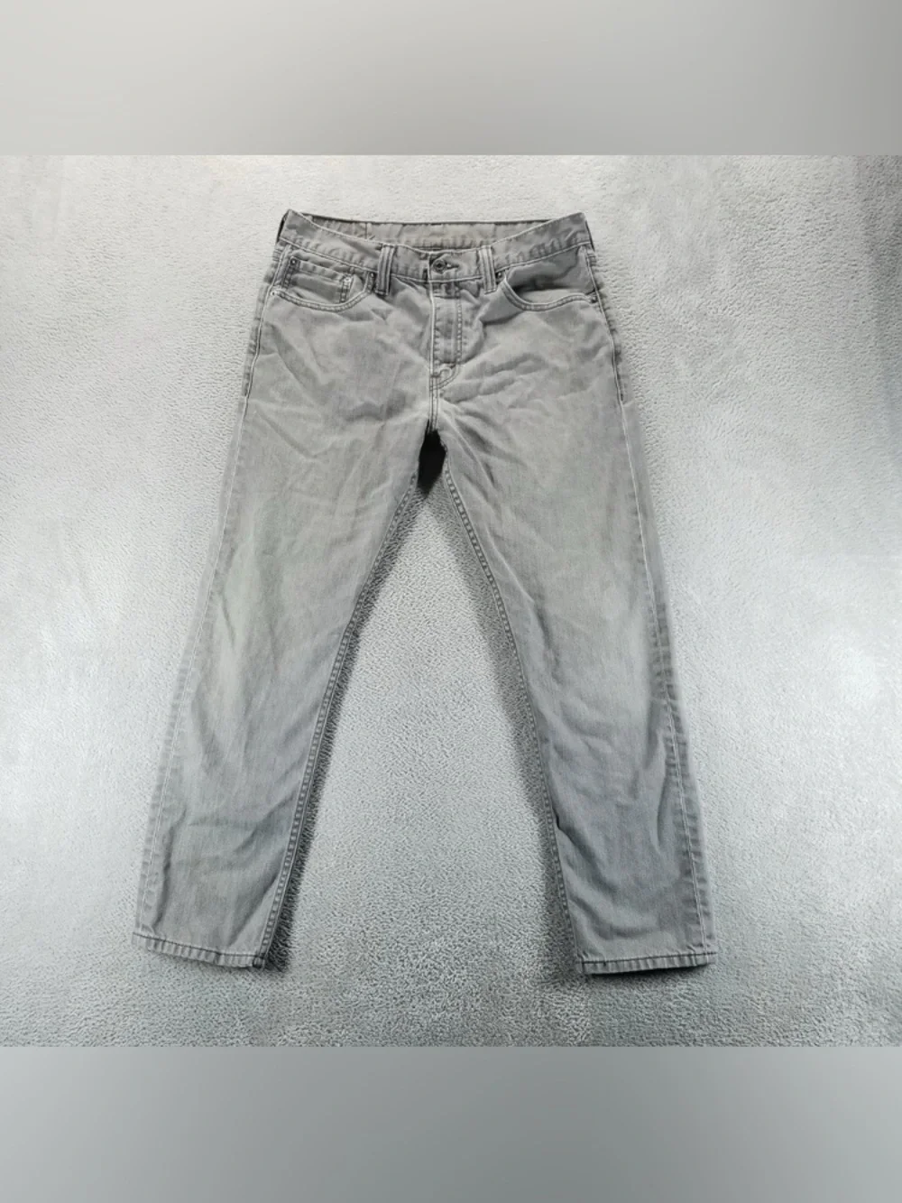 GAP Men's Slim Straight Jeans in Light Gray